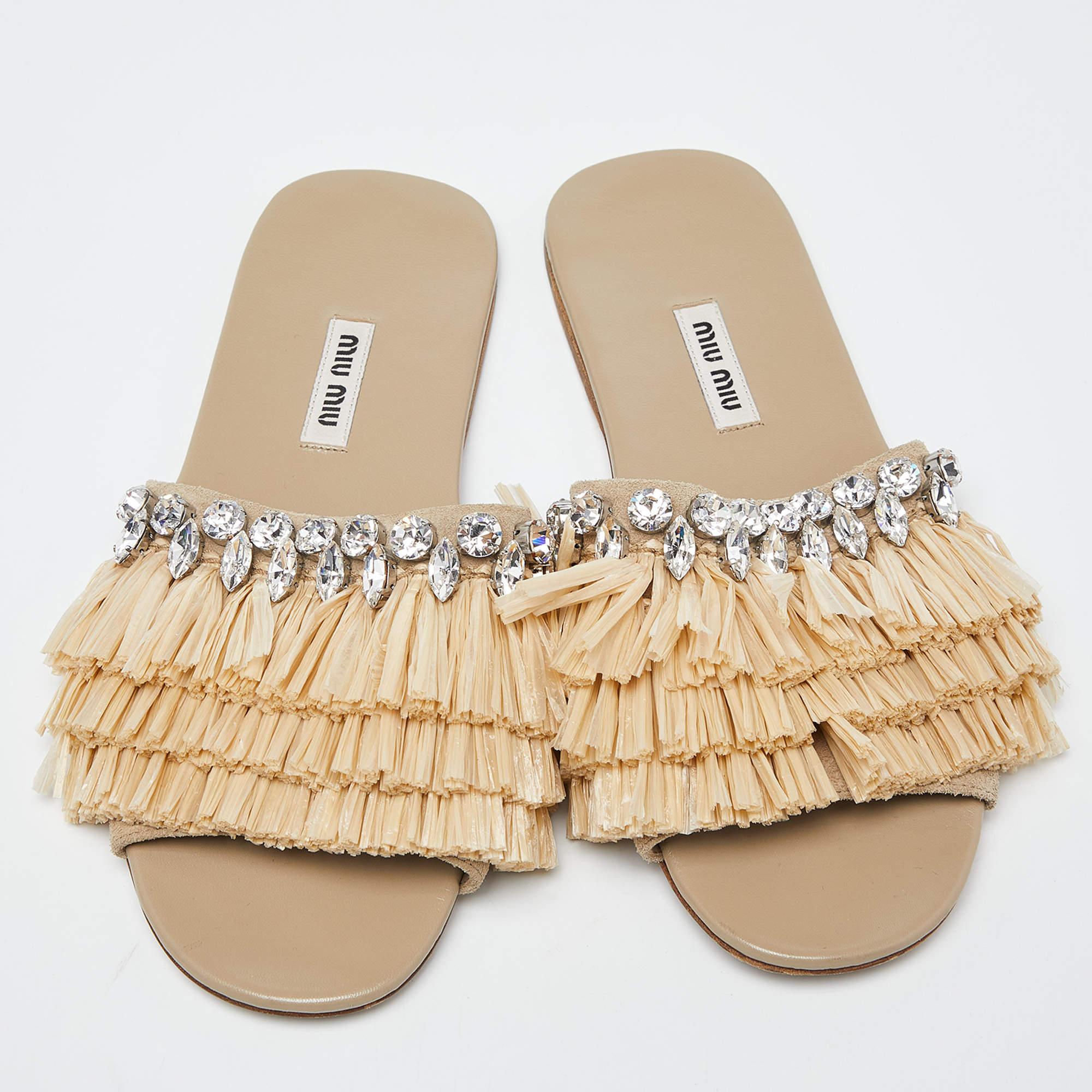 Miu Miu Beige Raffia and Suede Crystals Embellished Slide Flats Size 37 In Fair Condition In Dubai, Al Qouz 2