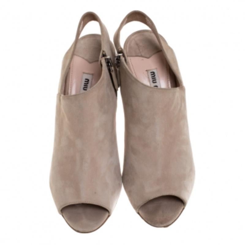Miu Beige Wildleder Leder Peep Toe Slingback Sandalen Größe 38,5 im Angebot 3