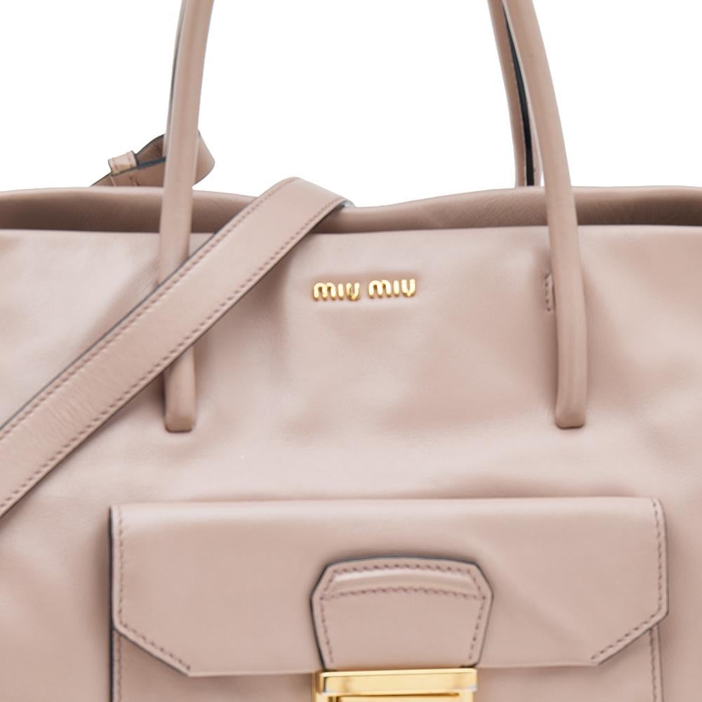 Miu Miu Beige Vitello Soft Leather Front Pocket Tote In Good Condition In Dubai, Al Qouz 2