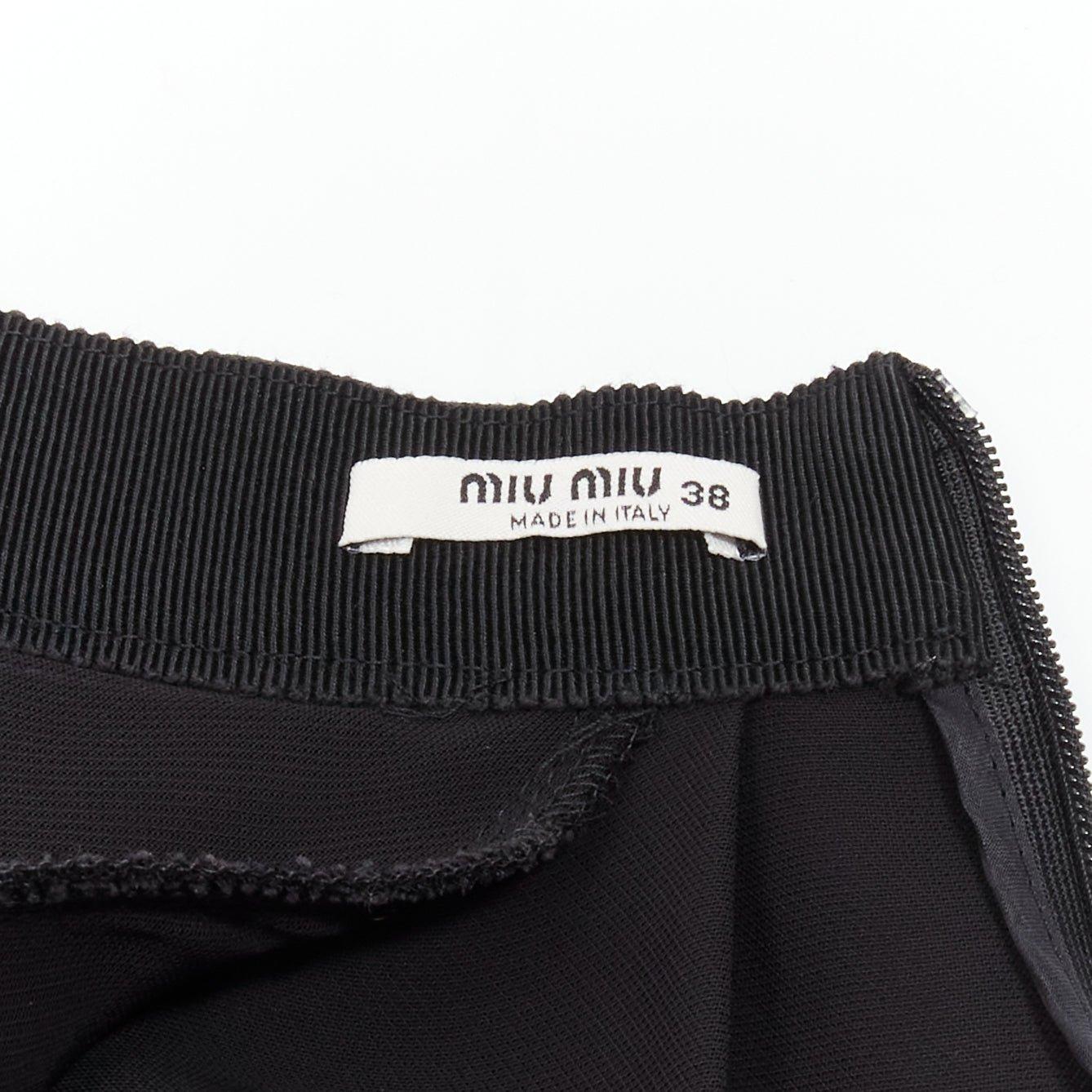 MIU MIU mini jupe tulipe asymétrique drapée à taille haute noire IT38 XS en vente 3