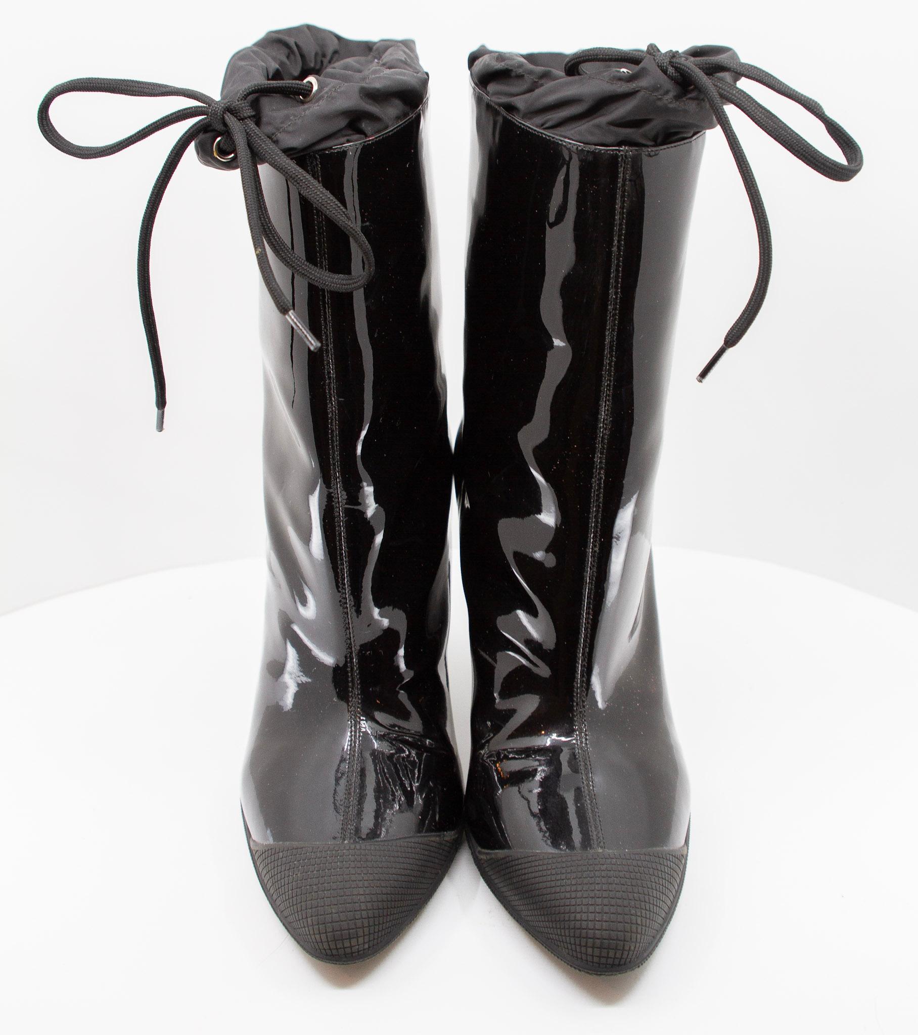 Miu Miu black patent leather boots with heel

EU 38 
