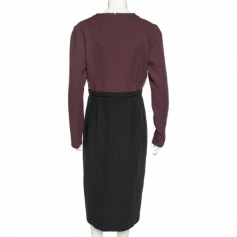 Miu Miu Black-Burgundy Textured Wool Plunge Neck Midi Dress L In Good Condition For Sale In Dubai, Al Qouz 2