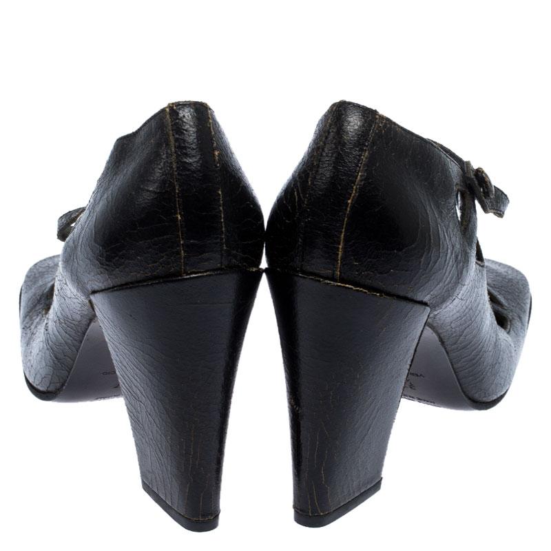 Miu Miu - Pumps in pelle nera con ritaglio a punta quadrata - misura 37,5 In condizioni buone a Dubai, Al Qouz 2