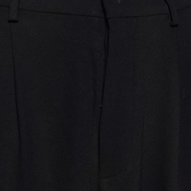 Miu Miu Black Crepe Tapered Trousers M In Good Condition For Sale In Dubai, Al Qouz 2
