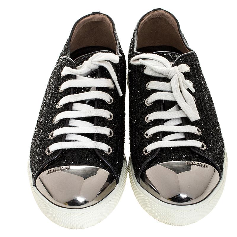 Miu Miu Black Glitter And Metal Cap Toe Low Top Sneakers Size 39 In Good Condition In Dubai, Al Qouz 2
