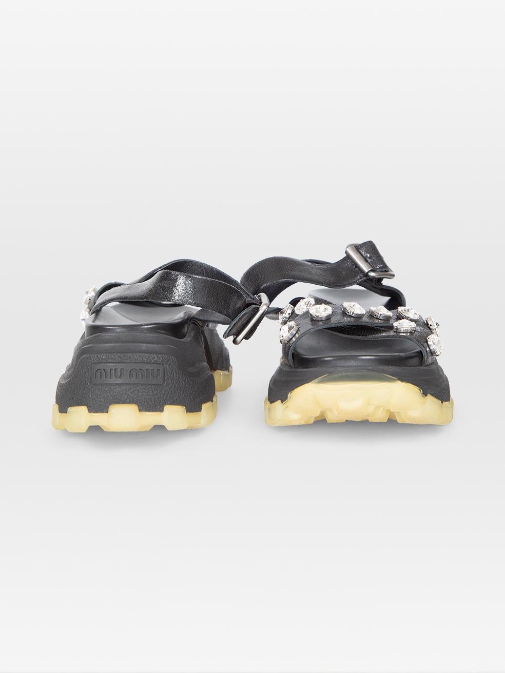 Nero Miu Miu Sandali in pelle nera impreziositi da cristalli misura IT 37,5 in vendita