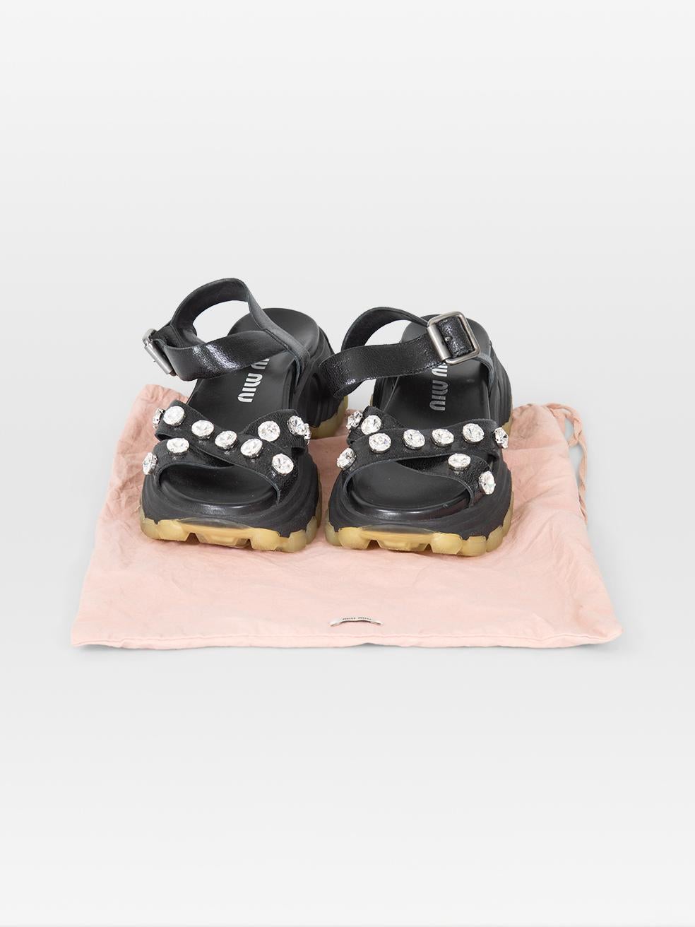 Miu Miu Sandali in pelle nera impreziositi da cristalli misura IT 37,5 in vendita 2