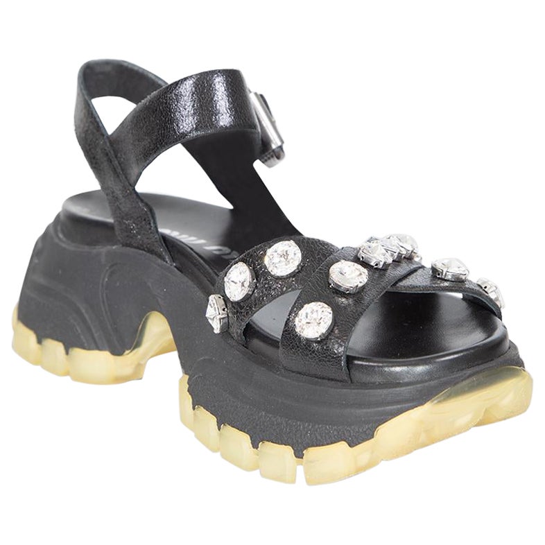 Miu Miu Sandales en cuir noir ornées de cristaux Taille IT 37,5