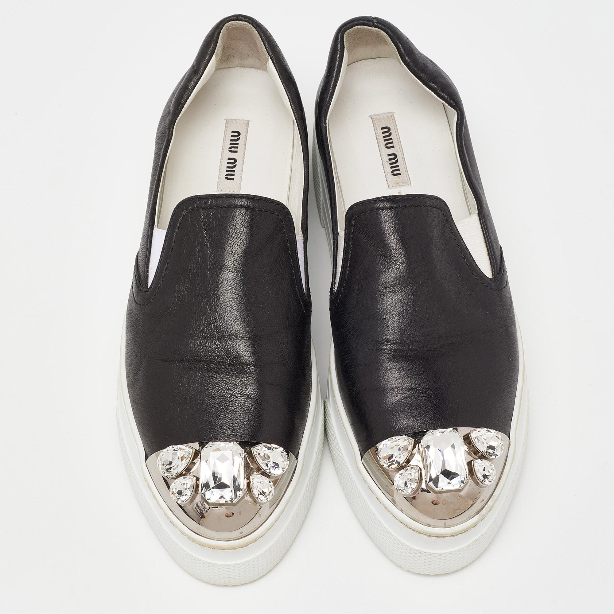 Miu Miu Black Leather Embellished Cap Toe Slip On Sneakers Size 39 In Good Condition In Dubai, Al Qouz 2