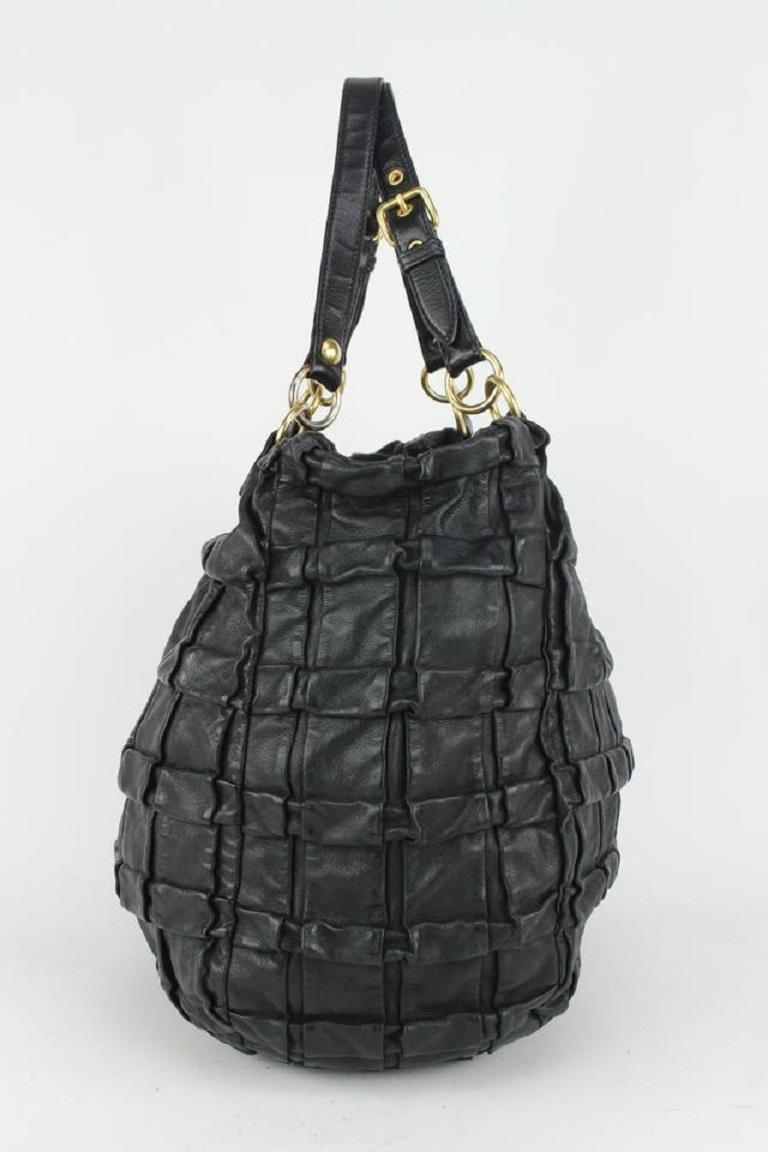 Miu Miu Leder Gesteppte Handtasche in Schwarz Damen Taschen Hobo Taschen und Geldbörsen 