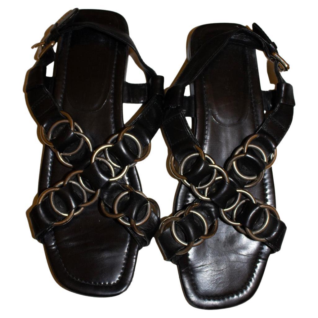 Sandles in pelle nera Miu Miu in vendita