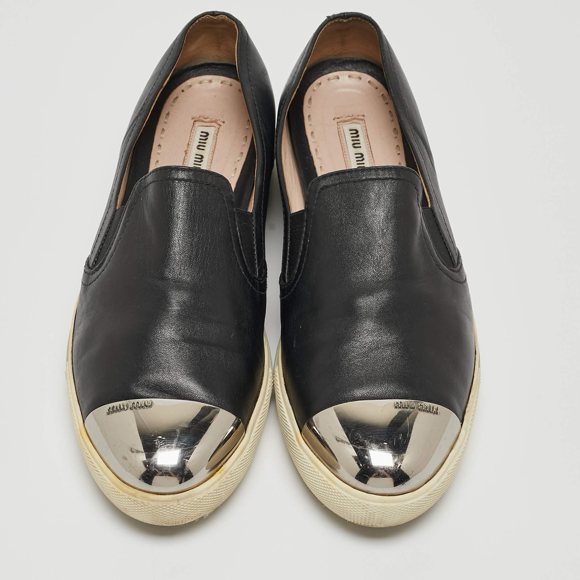 Nero Miu Miu, scarpe da ginnastica in pelle nera taglia 41 in vendita
