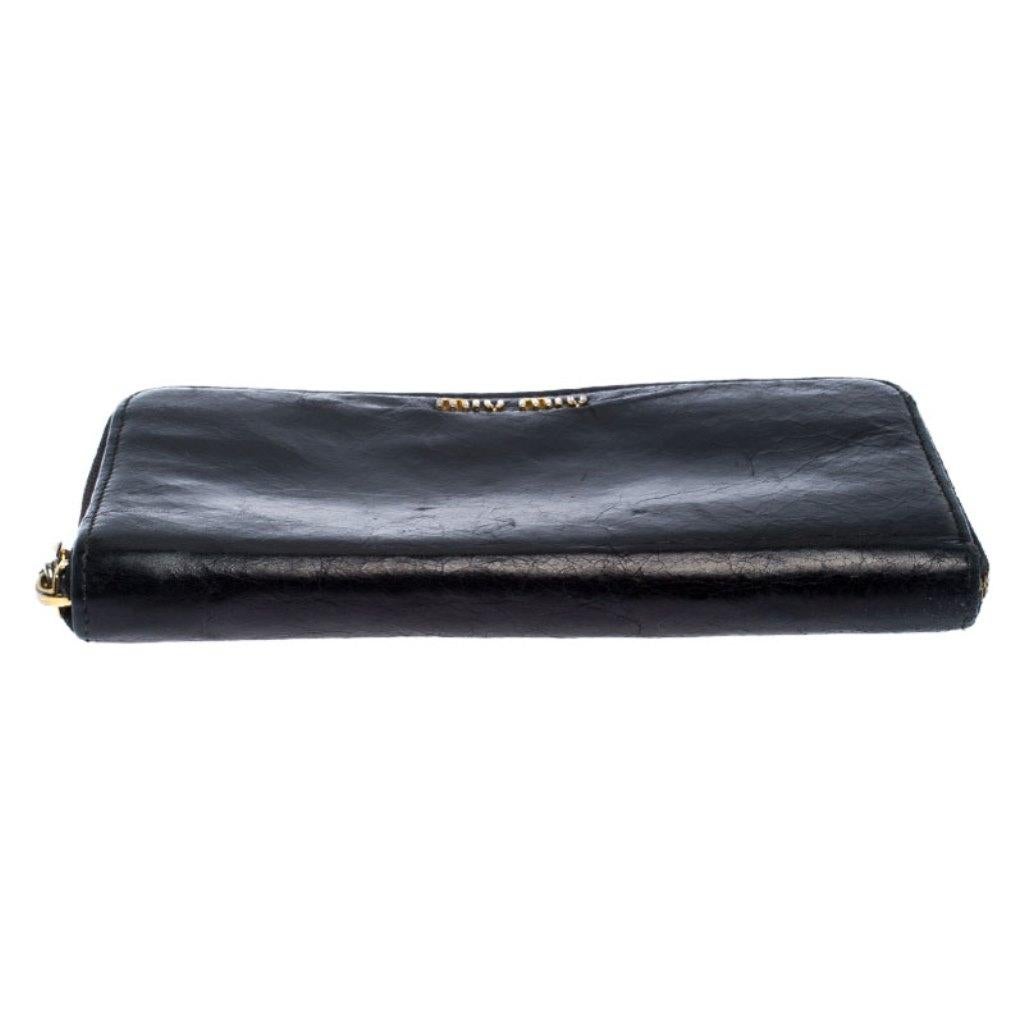 Miu Miu Black Leather Zip Around Wallet In Good Condition In Dubai, Al Qouz 2