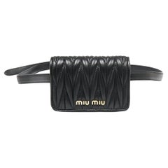 Miu - Sac ceinture en cuir matelassé noir