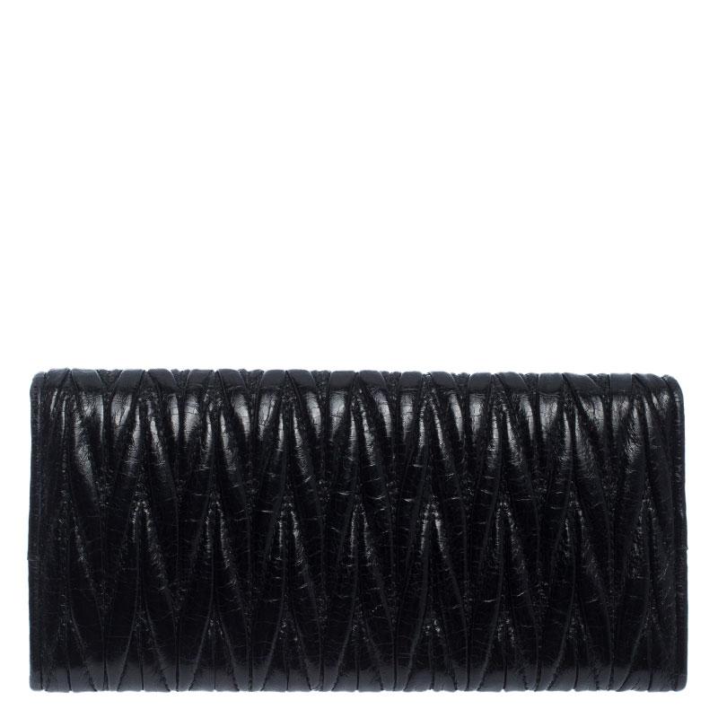 Designed to perfection and crafted from fine quality Matelassé leather, this wallet can be your go-to accessory. Bringing elegance and class to your daily style, this wallet from Miu Miu is stylish and convenient. This black wallet is a wise
