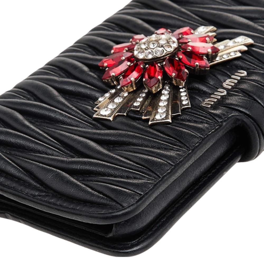 Miu Miu Black Matelasse Leather Flower Embellished iPhone 8 Plus Case In Good Condition For Sale In Dubai, Al Qouz 2