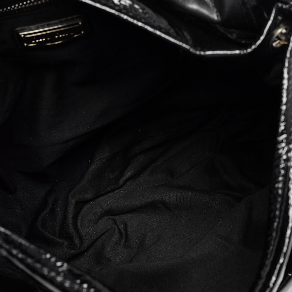 Miu Miu Black Matelassé Patent Leather Coffer Hobo In Good Condition In Dubai, Al Qouz 2