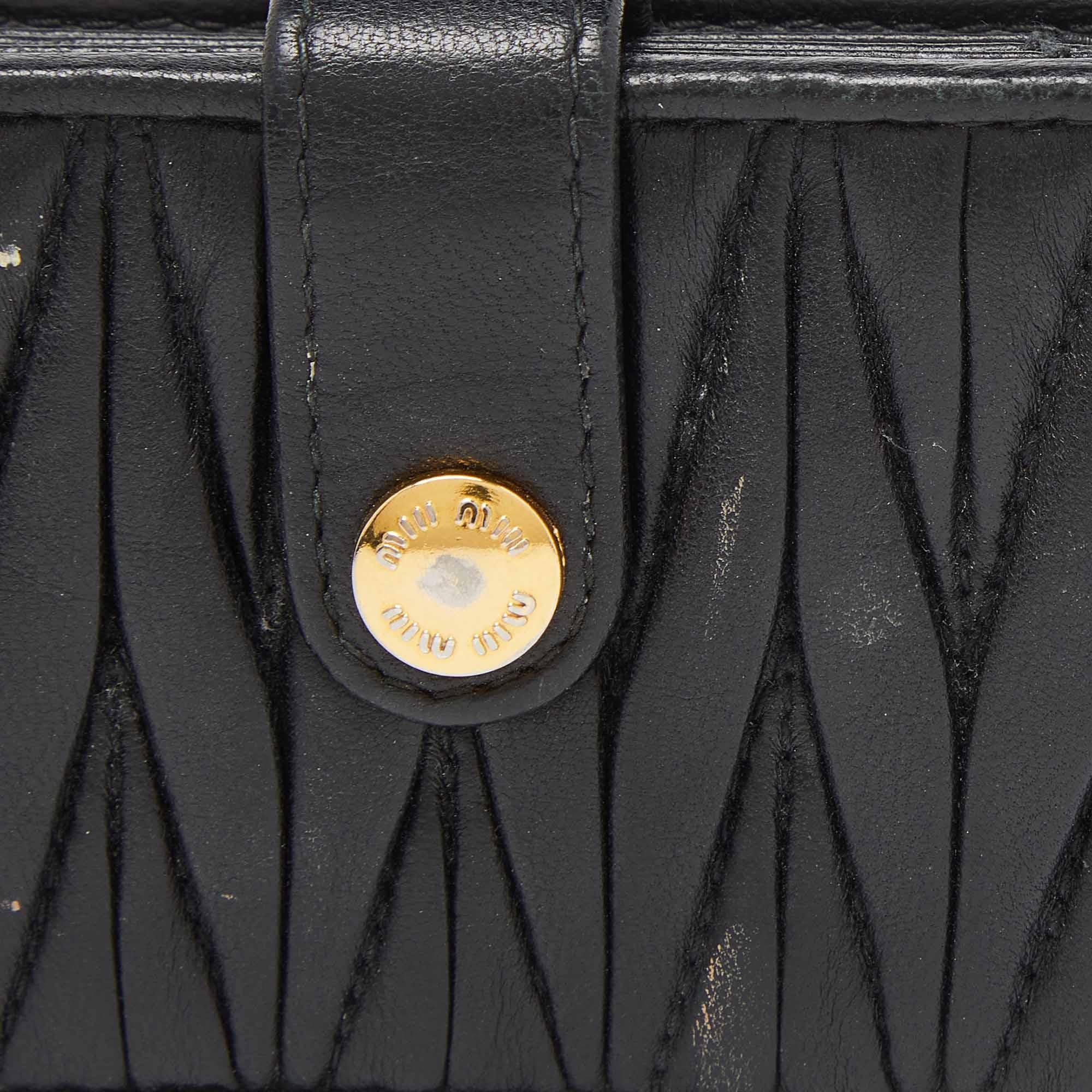 Women's Miu Miu Black Matelassé Leather Card Case For Sale