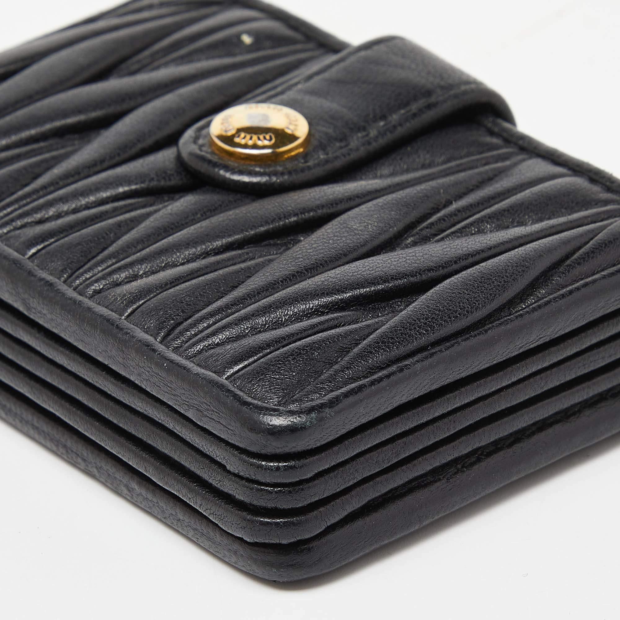 Miu Miu Black Matelassé Leather Card Case For Sale 4