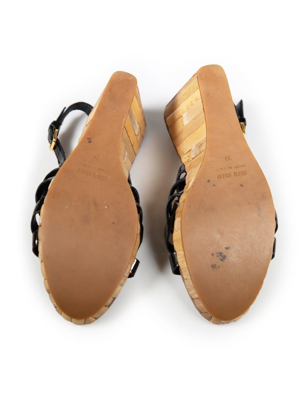 Miu Miu Black Patent Bamboo Wedge Sandals Size IT 39 en Bueno estado para la venta en London, GB