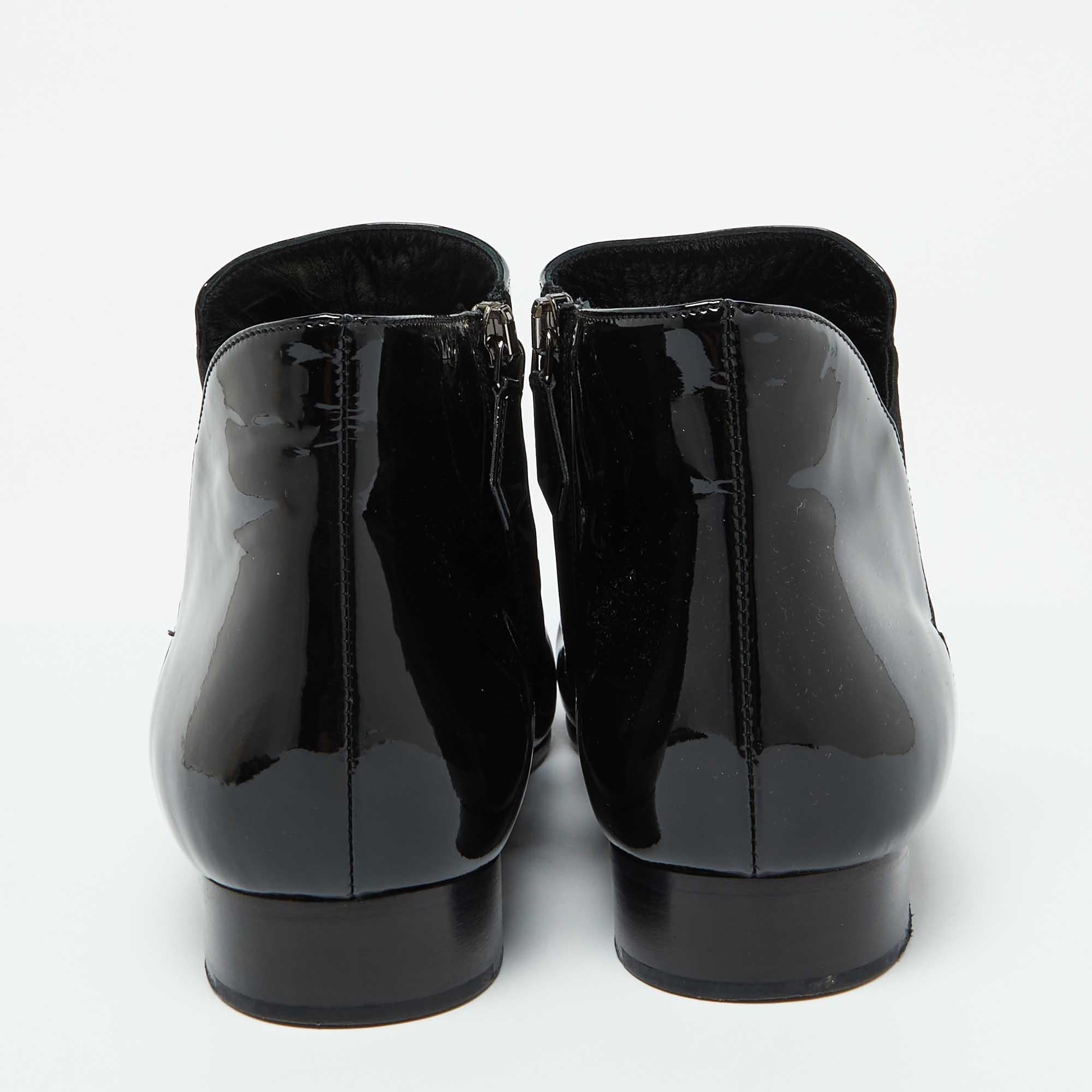 Miu Miu Bottes en cuir verni noir Taille 41.5 Pour femmes en vente