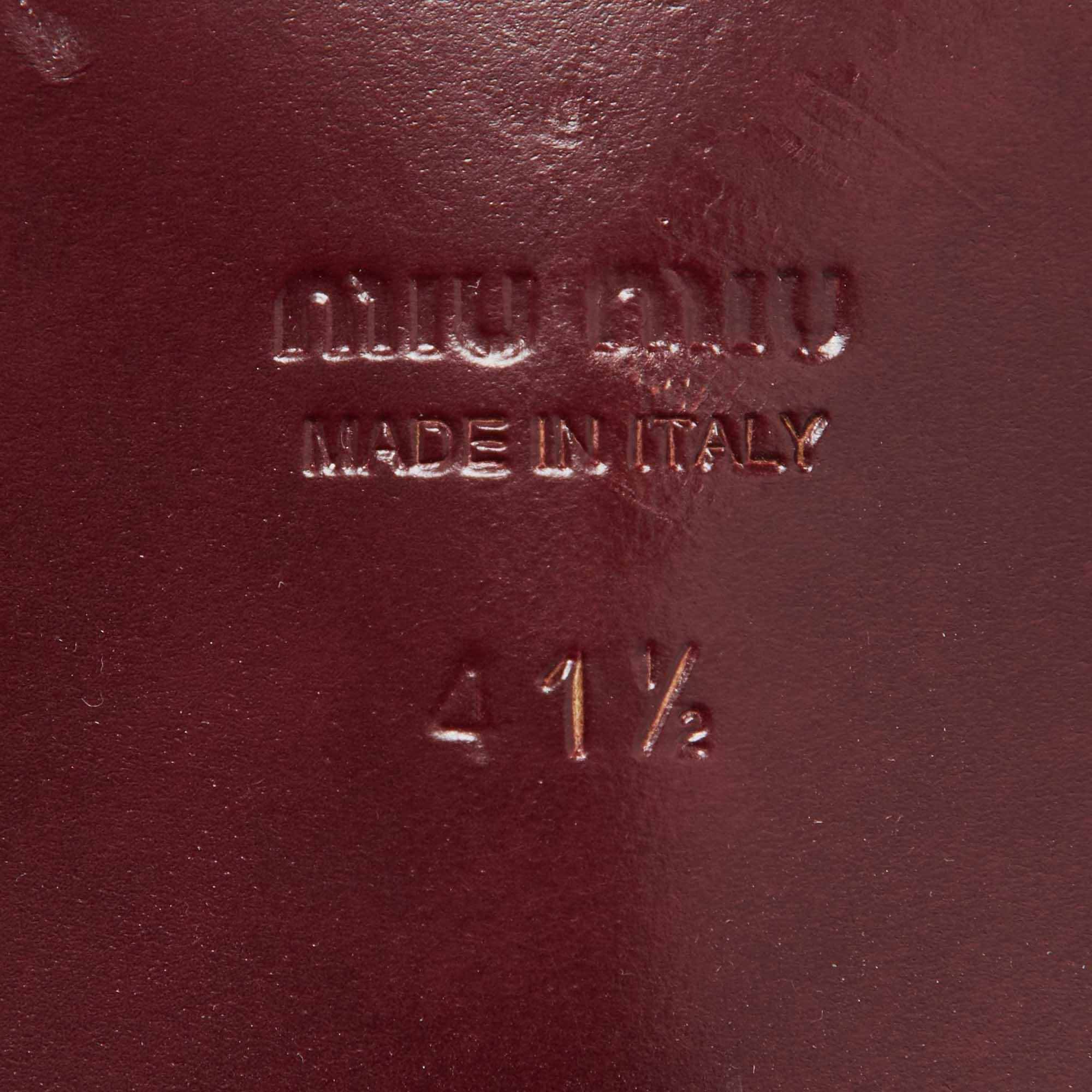 Miu Miu Bottes en cuir verni noir Taille 41.5 en vente 3