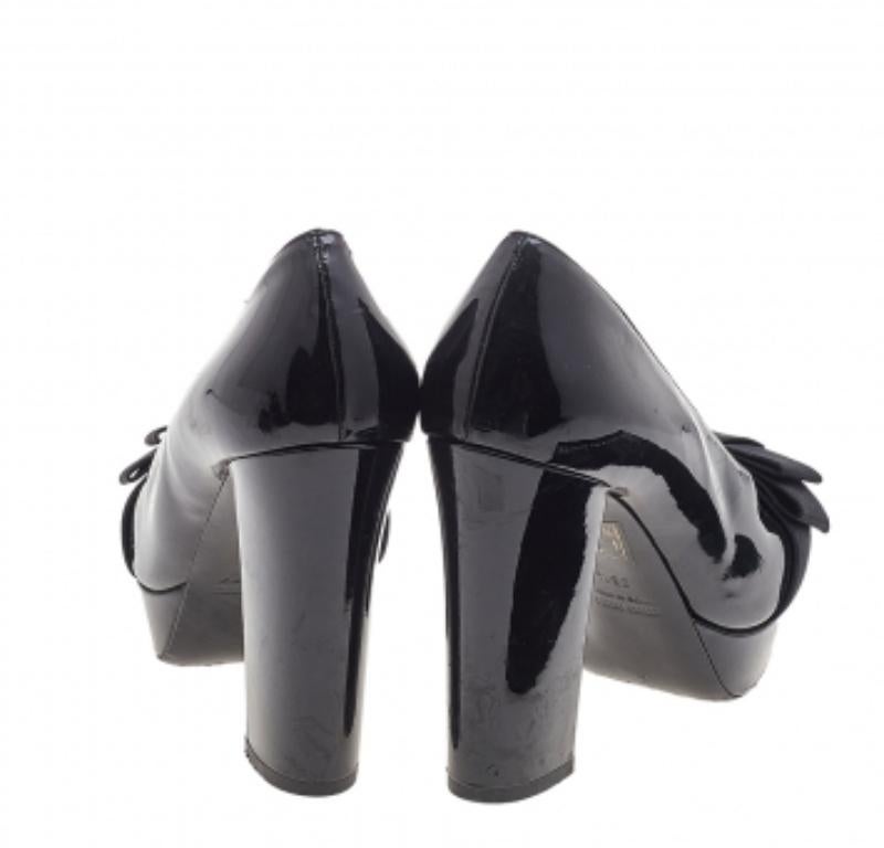 De las mujeres Miu Miu Bombas de plataforma con lazo de charol negro Talla 35.5 en venta