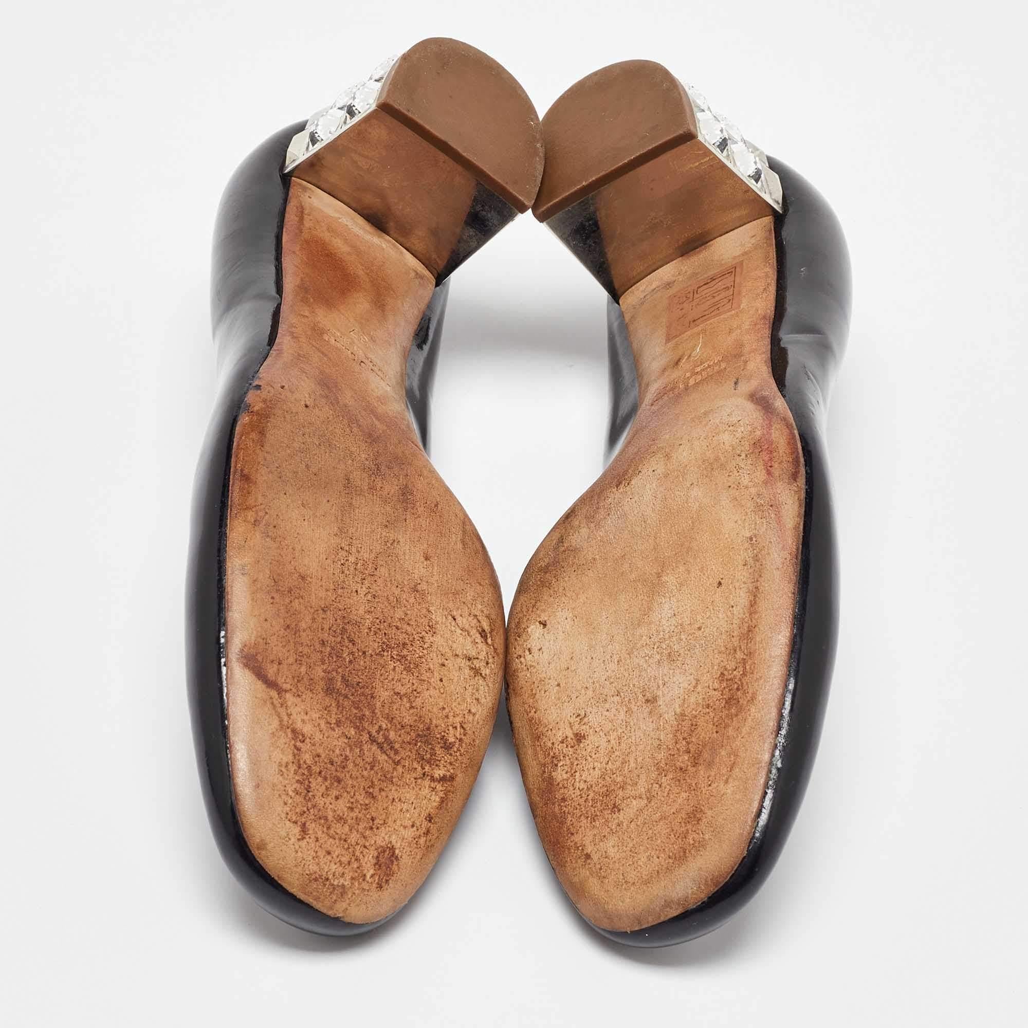 Miu - Escarpins à talons blocs en cuir verni noir ornés de cristaux, taille 37 en vente 1
