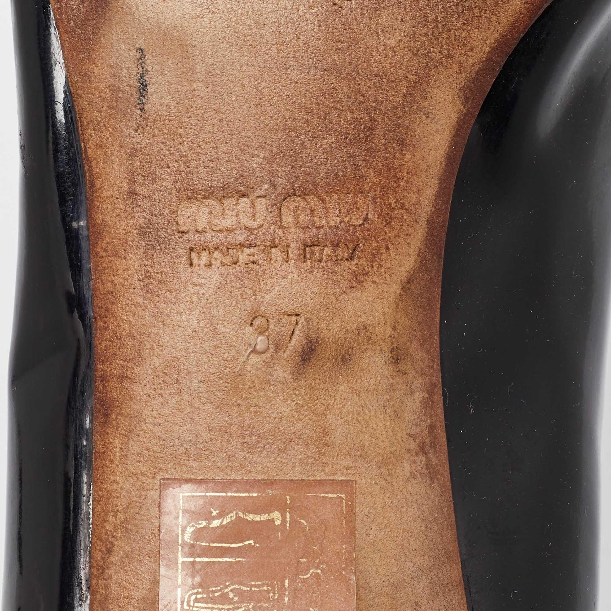 Miu - Escarpins à talons blocs en cuir verni noir ornés de cristaux, taille 37 en vente 3