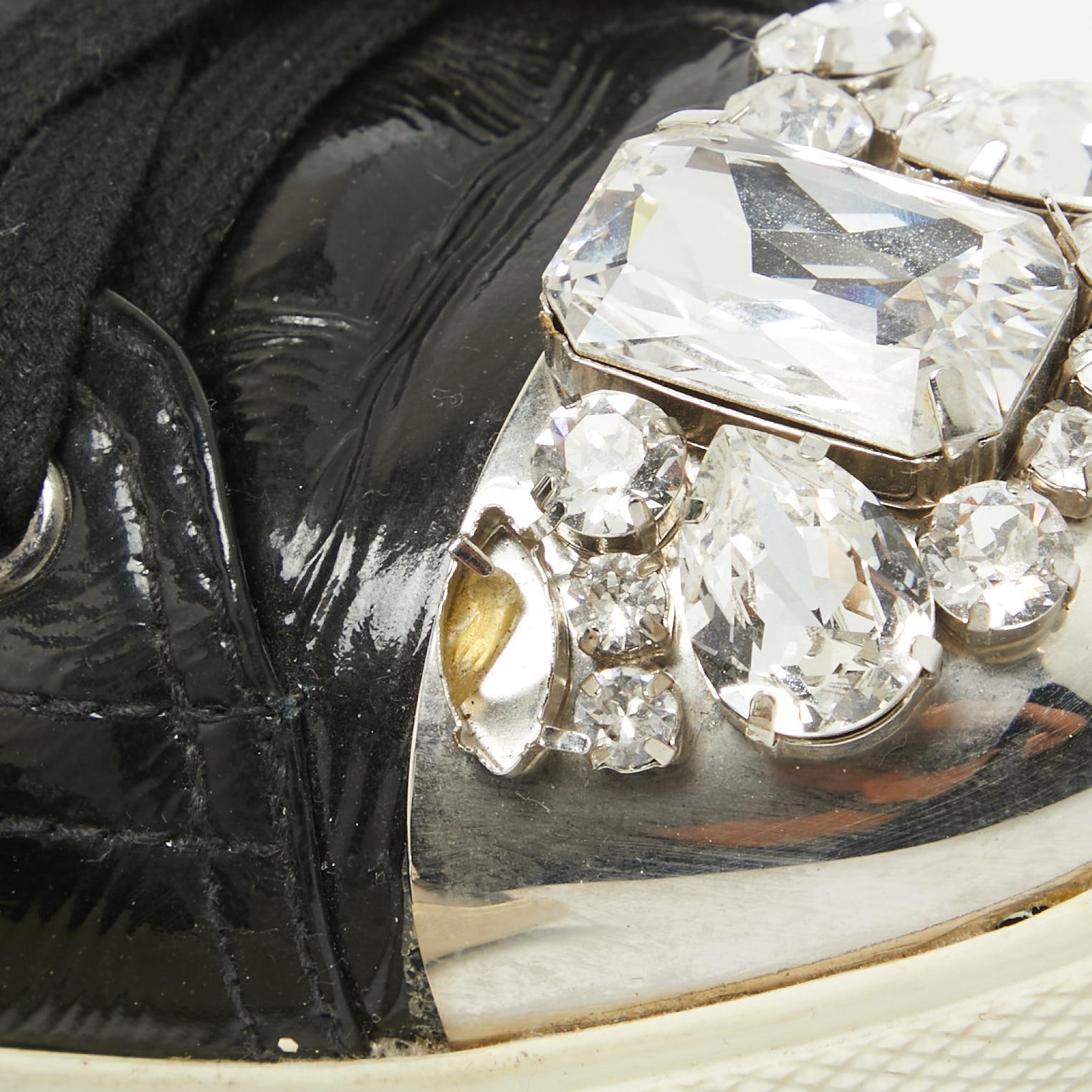 Miu Miu, scarpe da ginnastica in vernice nera con cristalli impreziosite da CAP, taglia 41 in vendita 4