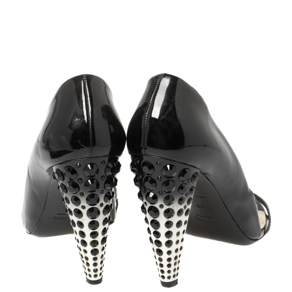 MIU MIU Black Patent Leather Crystal Embellished Heel Sandals Size 39 In Good Condition In Dubai, Al Qouz 2
