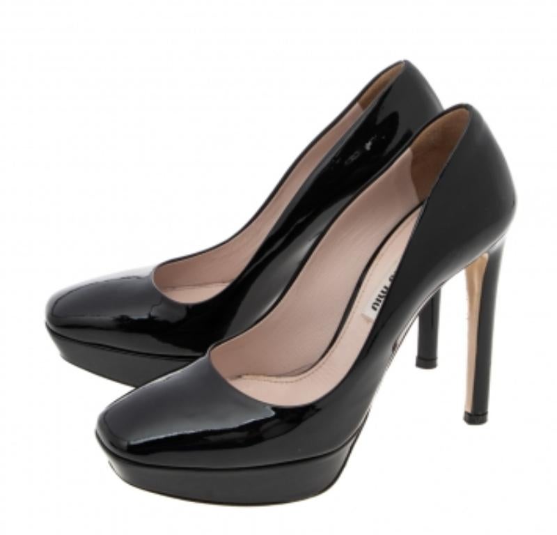 Miu Miu Bombas de plataforma de charol negro talla 37 en venta 1