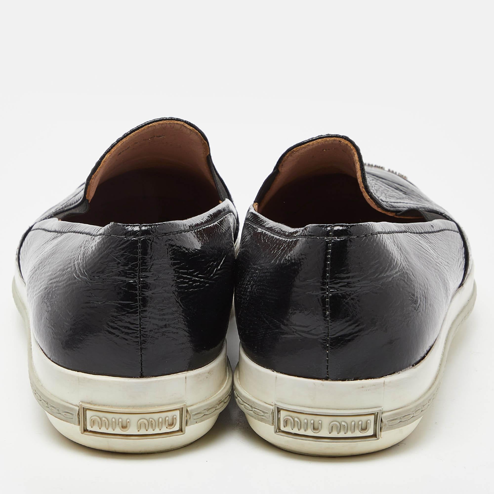 Miu Miu - Baskets à enfiler en cuir verni noir - Taille 41 Pour femmes en vente