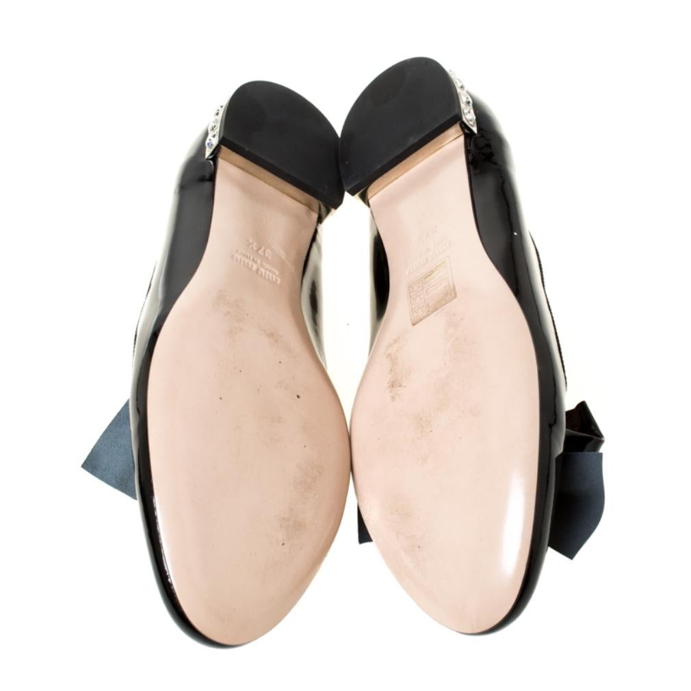 Miu Miu Black Patent Leather Studded Bow Ballet Flats Size 37.5 In Good Condition In Dubai, Al Qouz 2