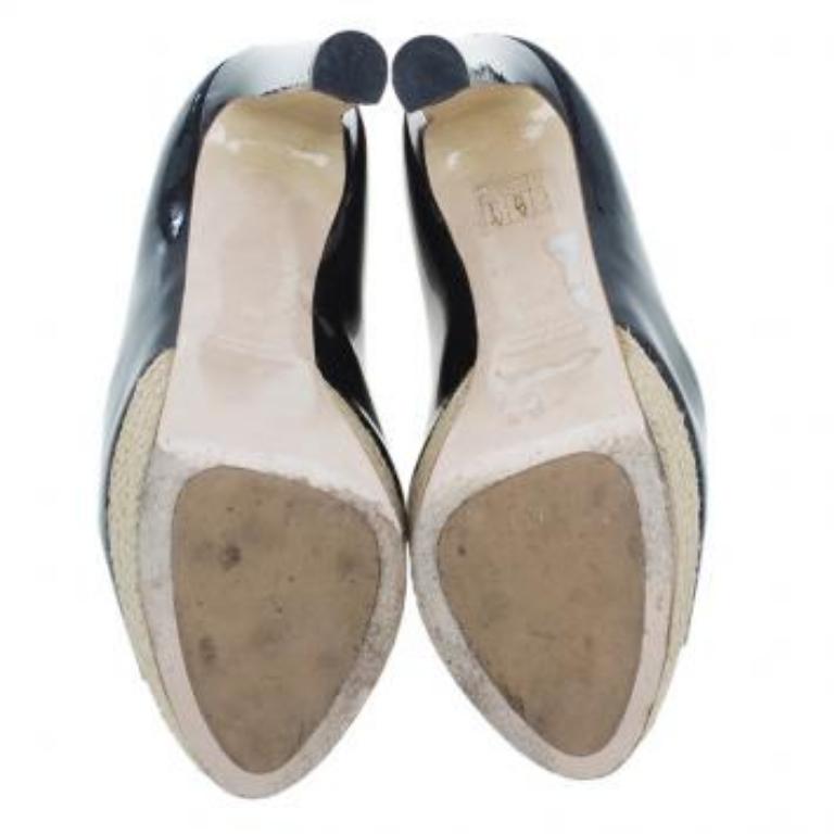 Miu Miu - Escarpins à bout ouvert en cuir verni noir - Taille 36 en vente 6