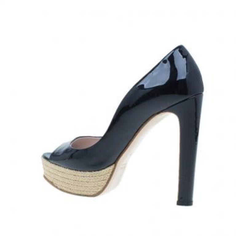 Miu Miu - Escarpins à bout ouvert en cuir verni noir - Taille 36 Bon état - En vente à Dubai, Al Qouz 2