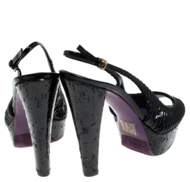 Miu miu nero, pelle plissettata, sandali con piattaforma Peep Toe Slingback misura 38,5 in vendita 1