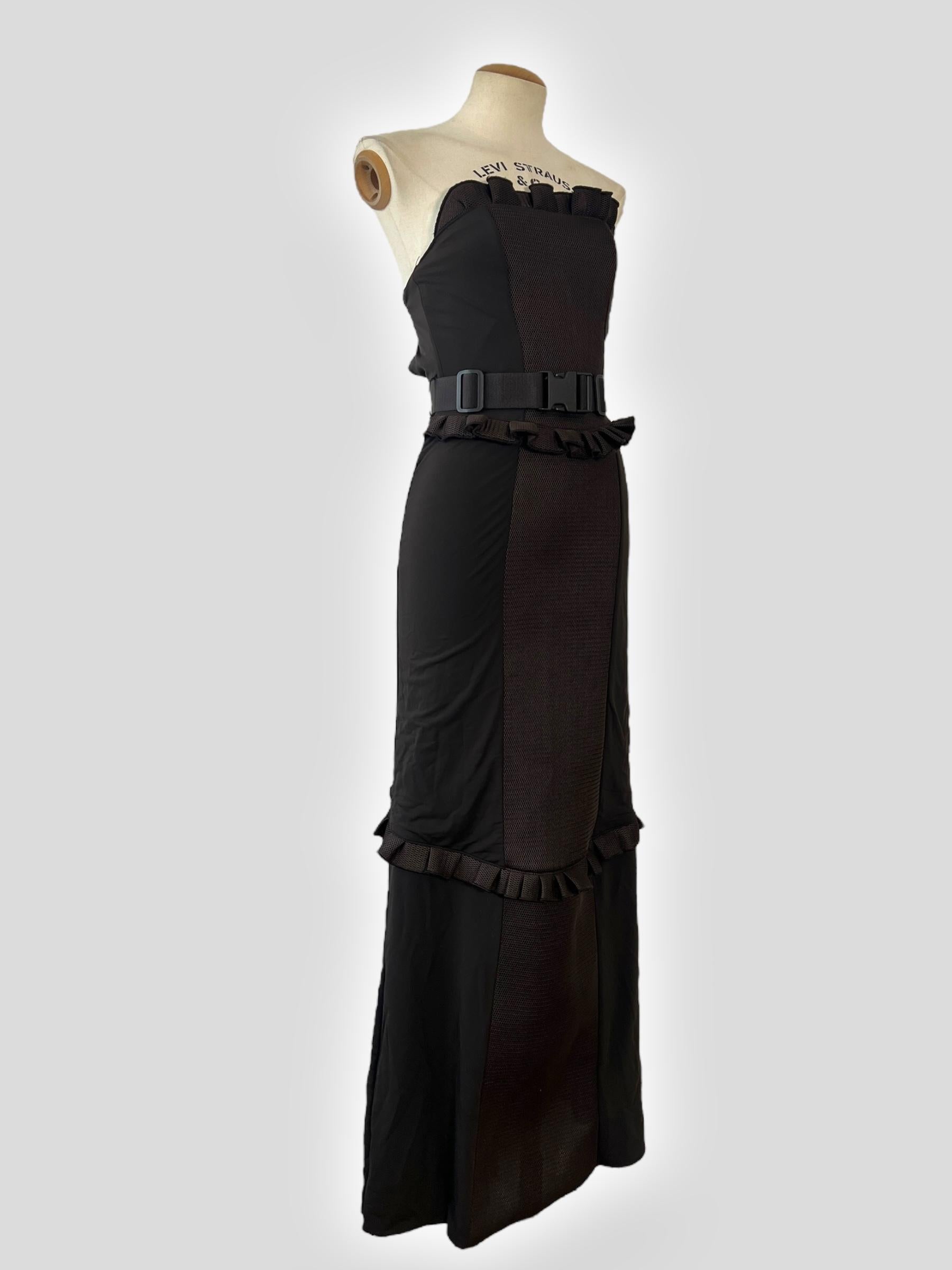 Miu Miu Black Ruffled Strapless Maxi Dress, Fall/Winter 1999 Runway In Good Condition For Sale In CAPELLE AAN DEN IJSSEL, ZH