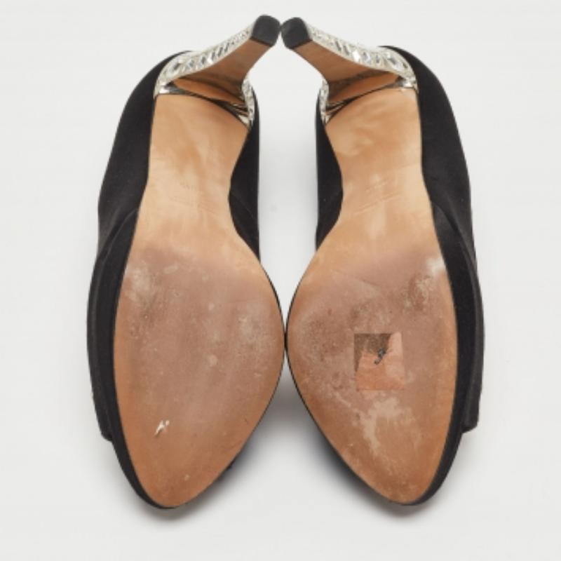 Miu Miu Negro Satén Cristal Embellished Open Toe Pumps Size 40.5 en venta 3