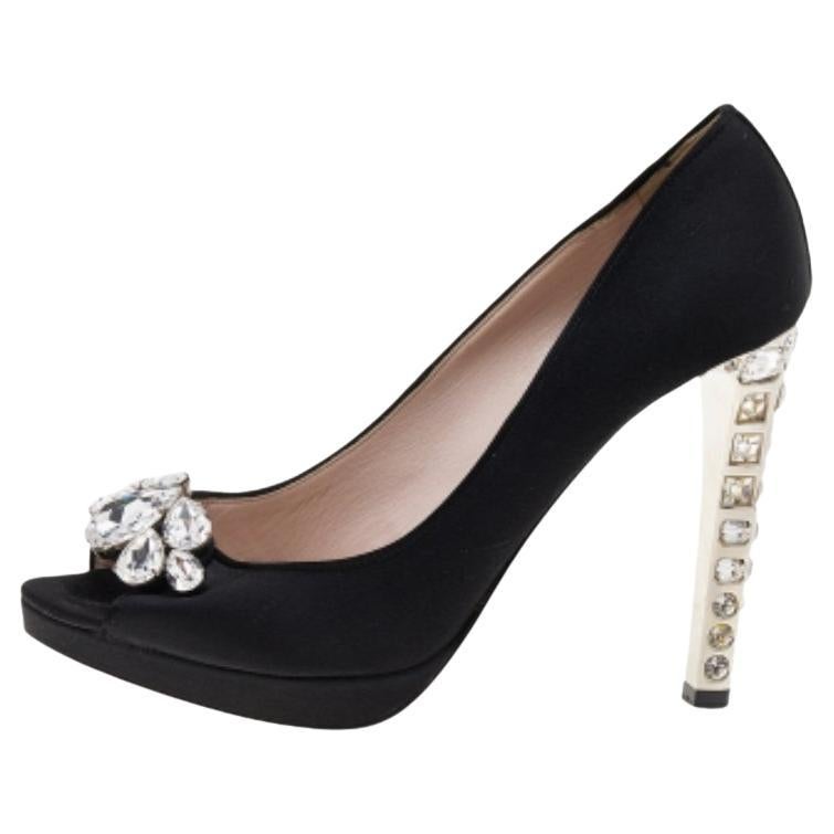 Miu Miu - Escarpins peep toes en satin noir avec ornements en cristal - Taille 37.5 en vente