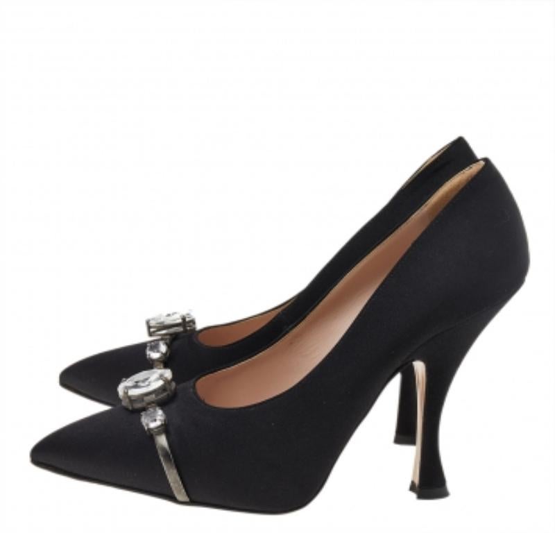 Noir Miu Miu - Escarpins à bout pointu en satin noir avec ornements en cristal - Taille 39