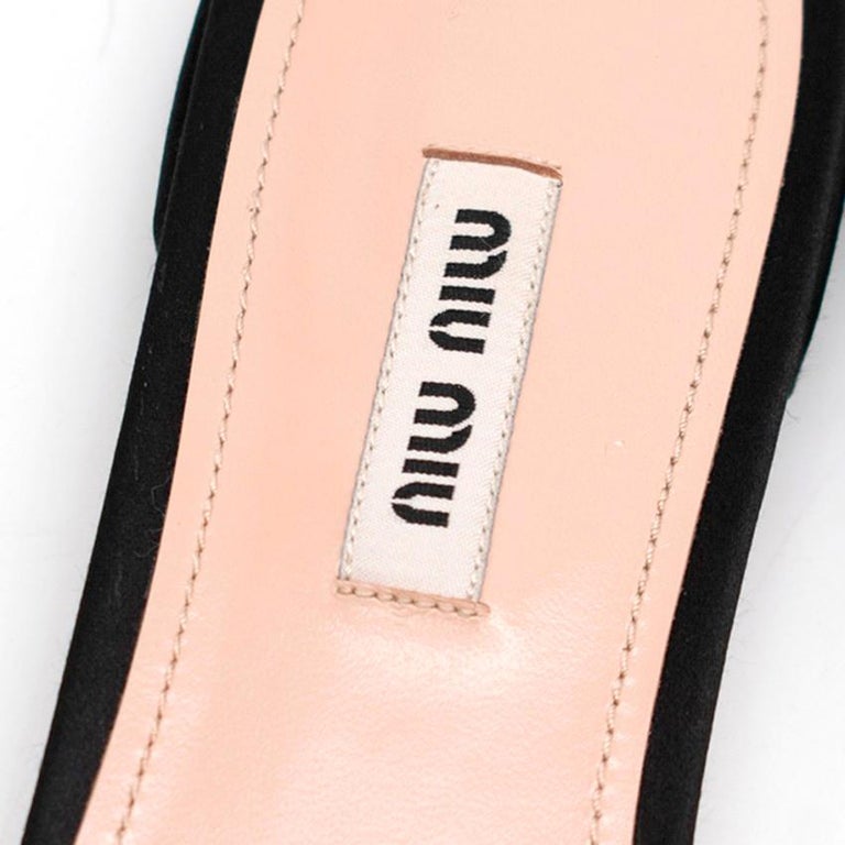 yellow daisy flip flops