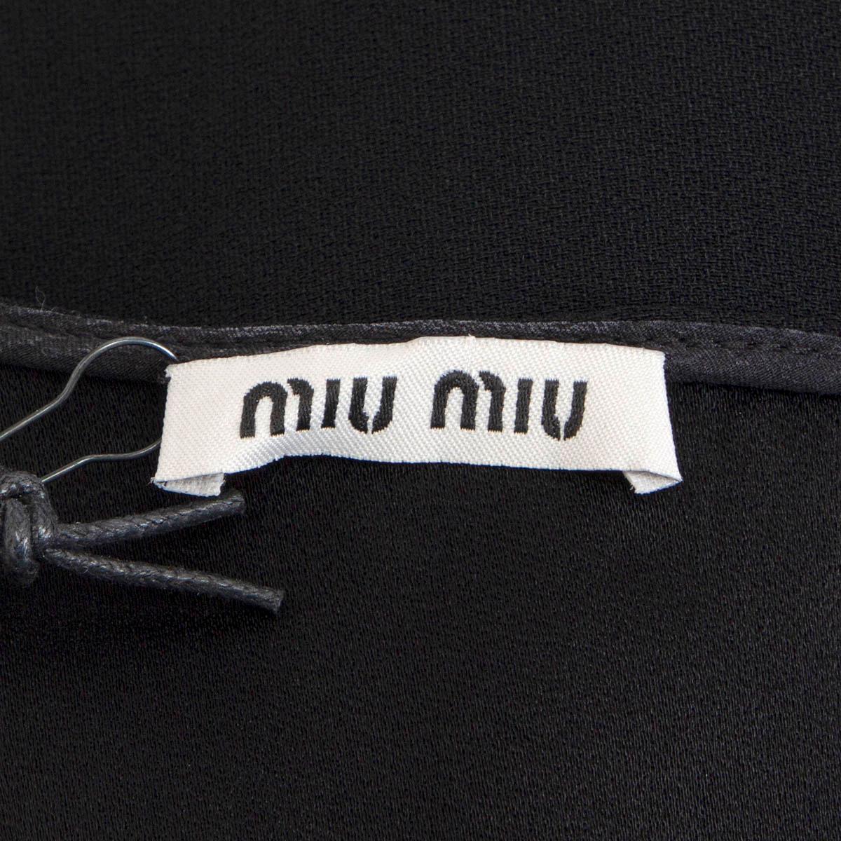 MIU MIU black silk SIDE RUFFLE Sleeveless Blouse Tank Top Shirt 42 M In Excellent Condition For Sale In Zürich, CH