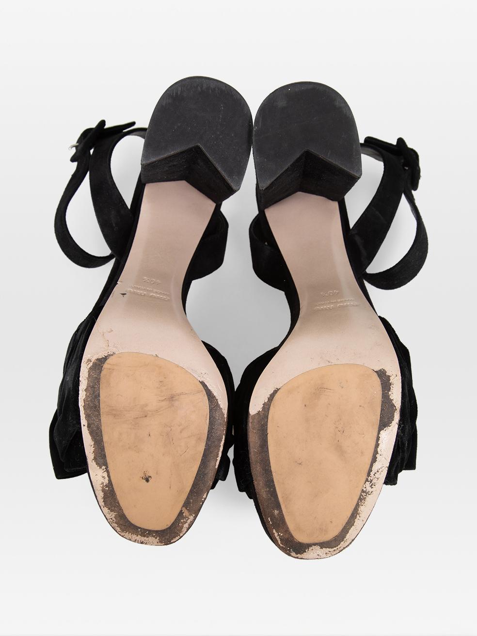 Miu Miu Black Suede Bow Platform Sandals Size IT 40.5 Excellent état - En vente à London, GB