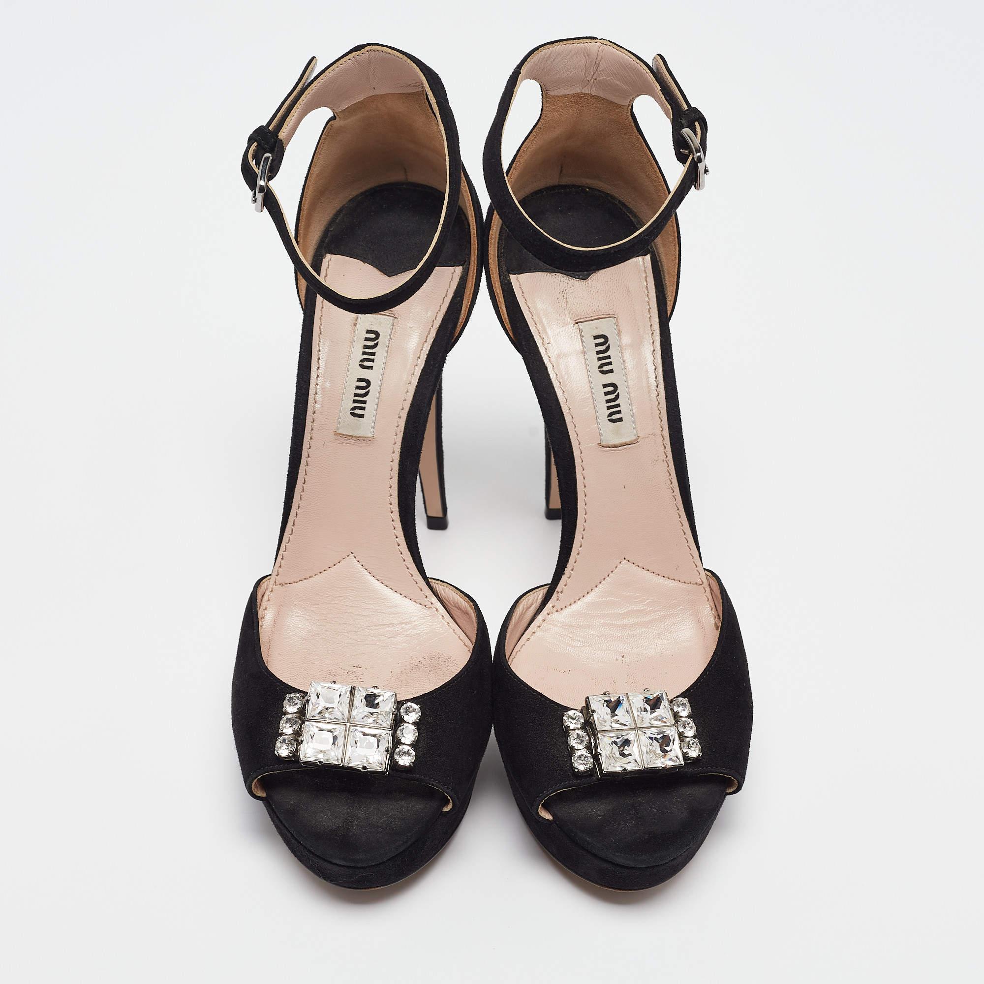 Miu Miu Sandalias con tira al tobillo de ante negro y cristales adornados talla 38 Negro en venta