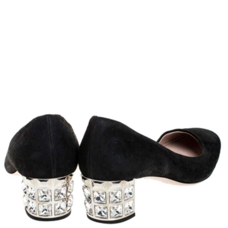 Miu Schwarze Kristall Heel Pumps aus Wildleder Größe 38 im Angebot 2