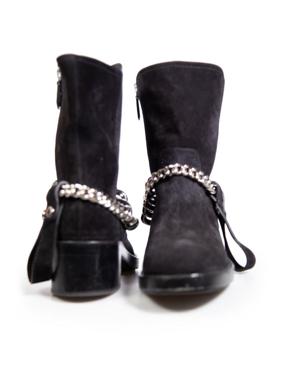 Noir Miu Miu Black Suede Mid Calf Boots Chain Detail Size IT 41 en vente