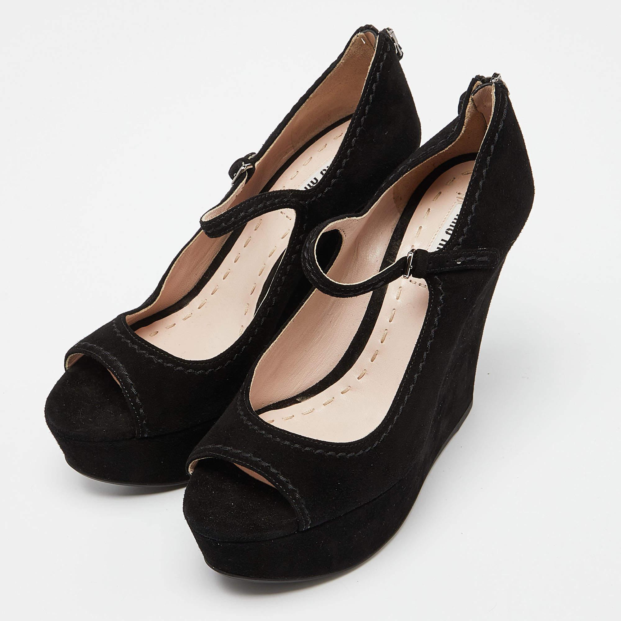 Parfaitement cousues et finies pour garantir un look et un ajustement élégants, ces chaussures de créateur sont un achat que vous aimerez arborer. Ils sont très beaux sur les pieds.
