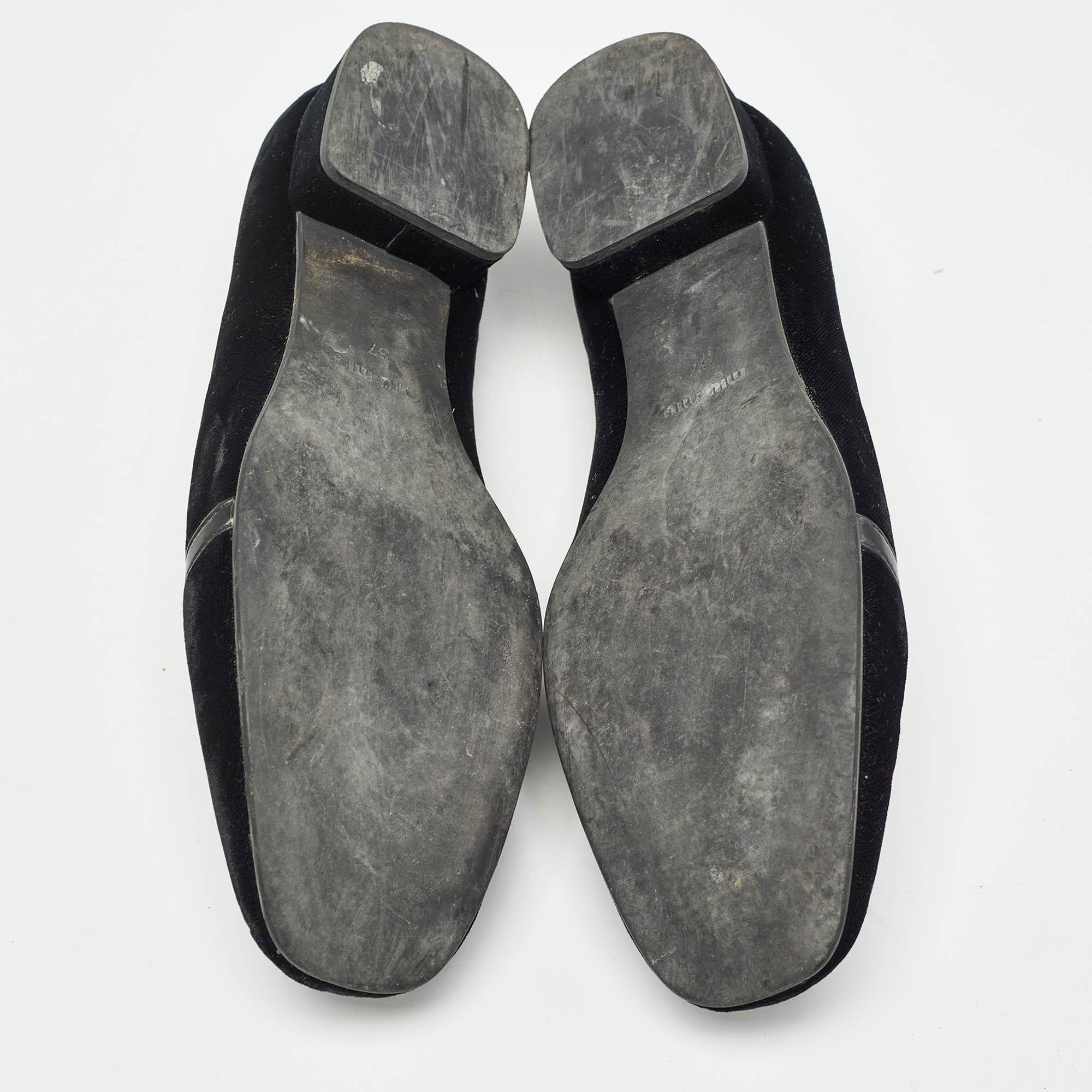 Miu Miu Zapatillas de fumar de terciopelo negro con adornos de cristal talla 37 1