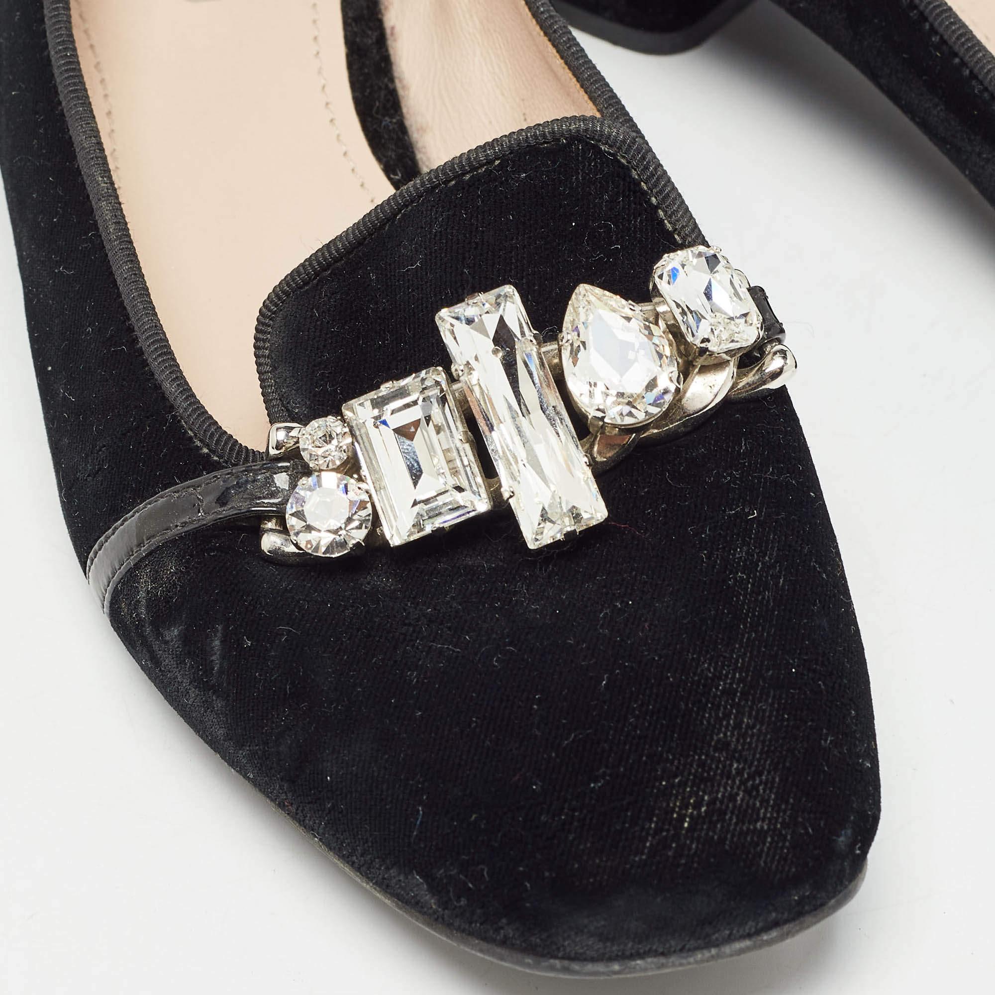 Miu Miu Zapatillas de fumar de terciopelo negro con adornos de cristal talla 37 3